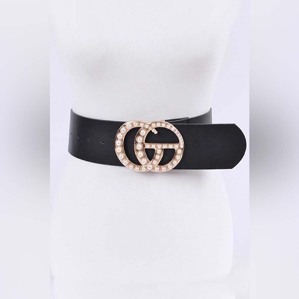 Oversized Metal Buckle Accented Statement Belt